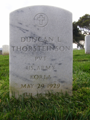 Photo of Duncan Thorsteinson's grave marker.