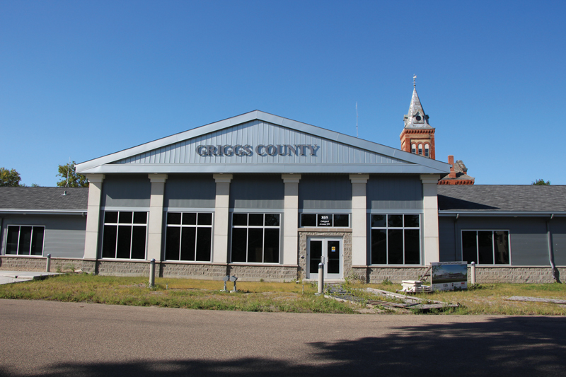 Picture of Griggs County courthouse.