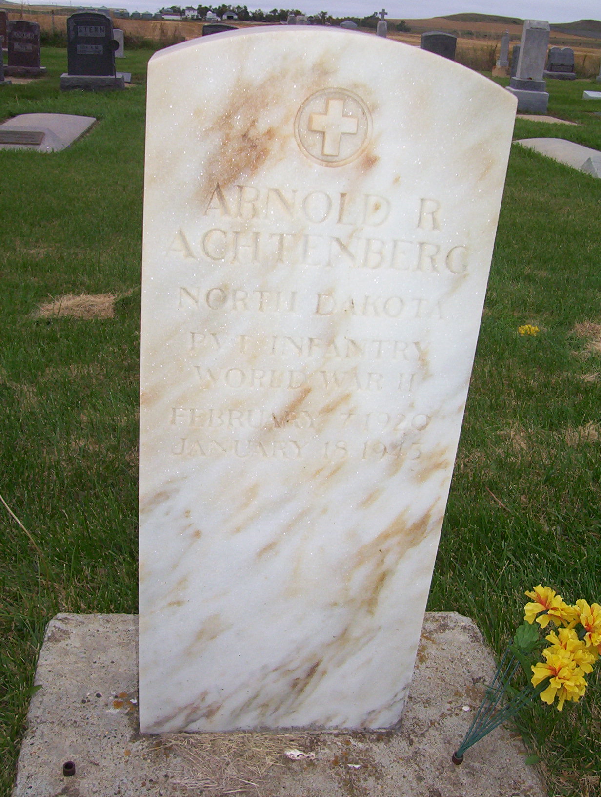 Private Arnold R Achtenberg grave marker photo