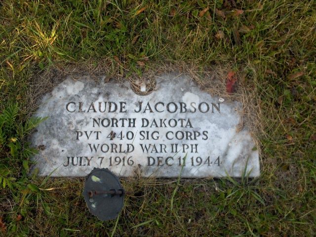Private Claud Jacobson grave marker photo