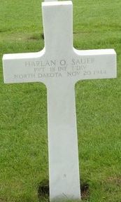 Private Harlan O Sauer cross grave marker photo