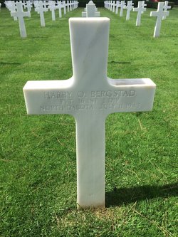 Private Harry O Bergstad cross grave marker photo