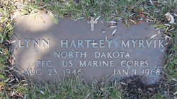 Lynn Myrvik photo of military grave marker