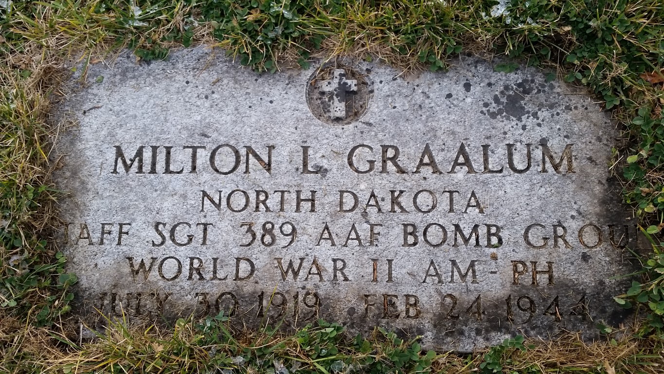Staff Sergeant Milton L Graalum grave marker photo