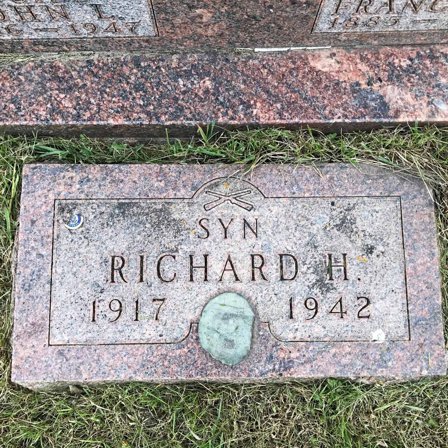 Private Richard H Czapiewski grave marker photo