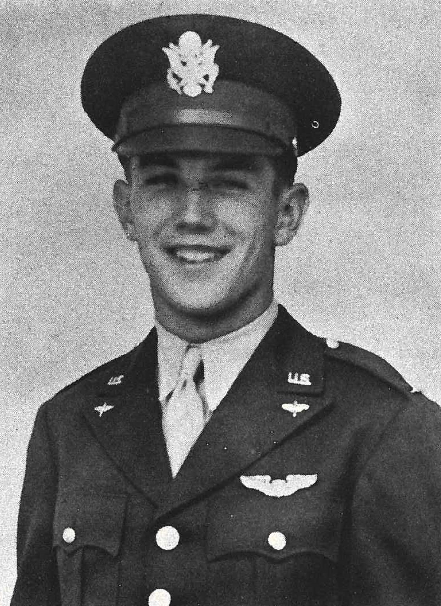 Photo of First Lieutenant Roy O Yonker in full military dress uniform in a professional pose.