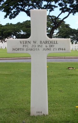 Private First Class Vern W Bardell cross grave marker photo