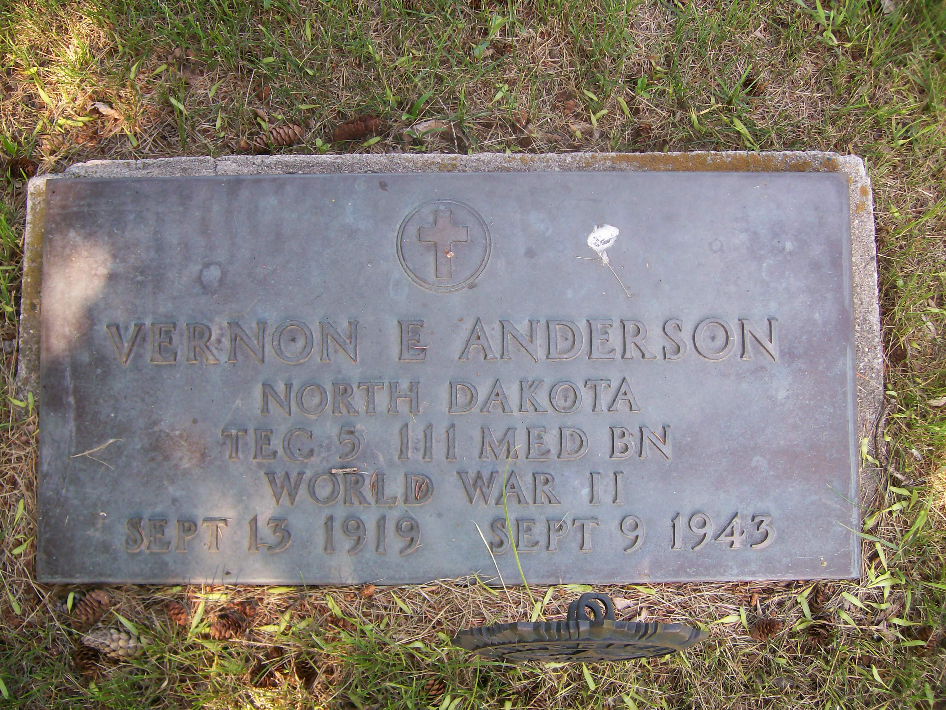 Technician Fifth Grade Vernon E Anderson grave marker photo