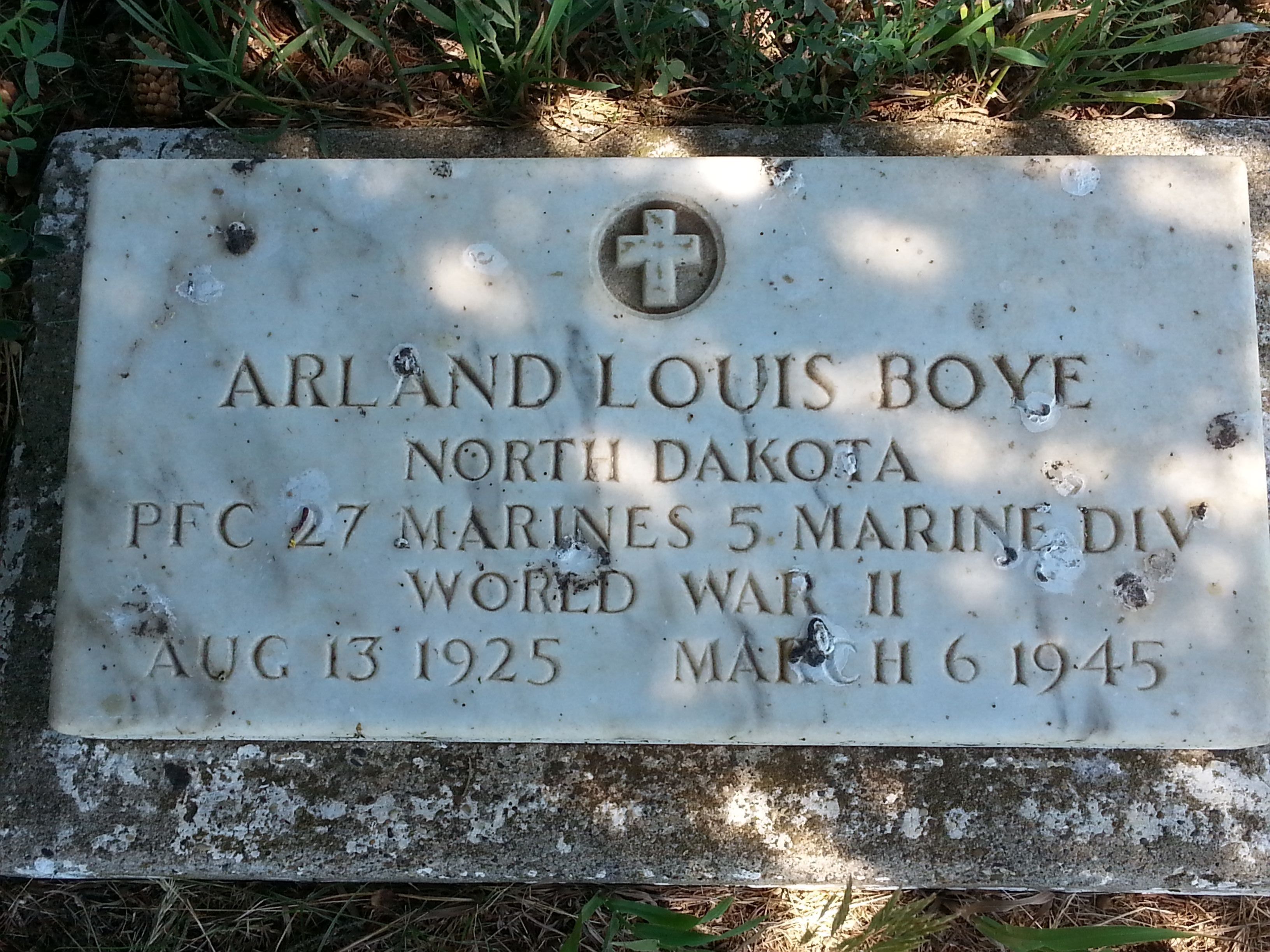 Private First Class Arland L Boye grave marker photo