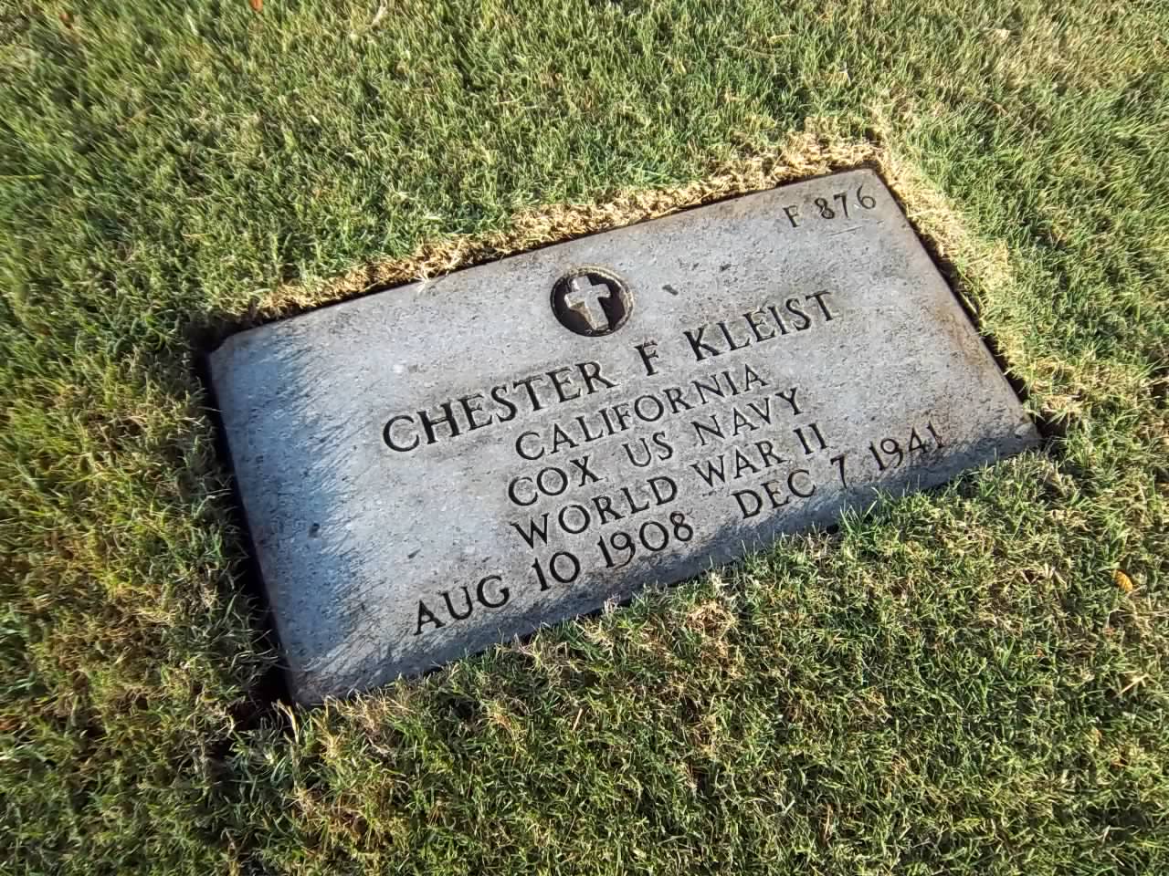Coxswain Chester F Klesit grave marker photo