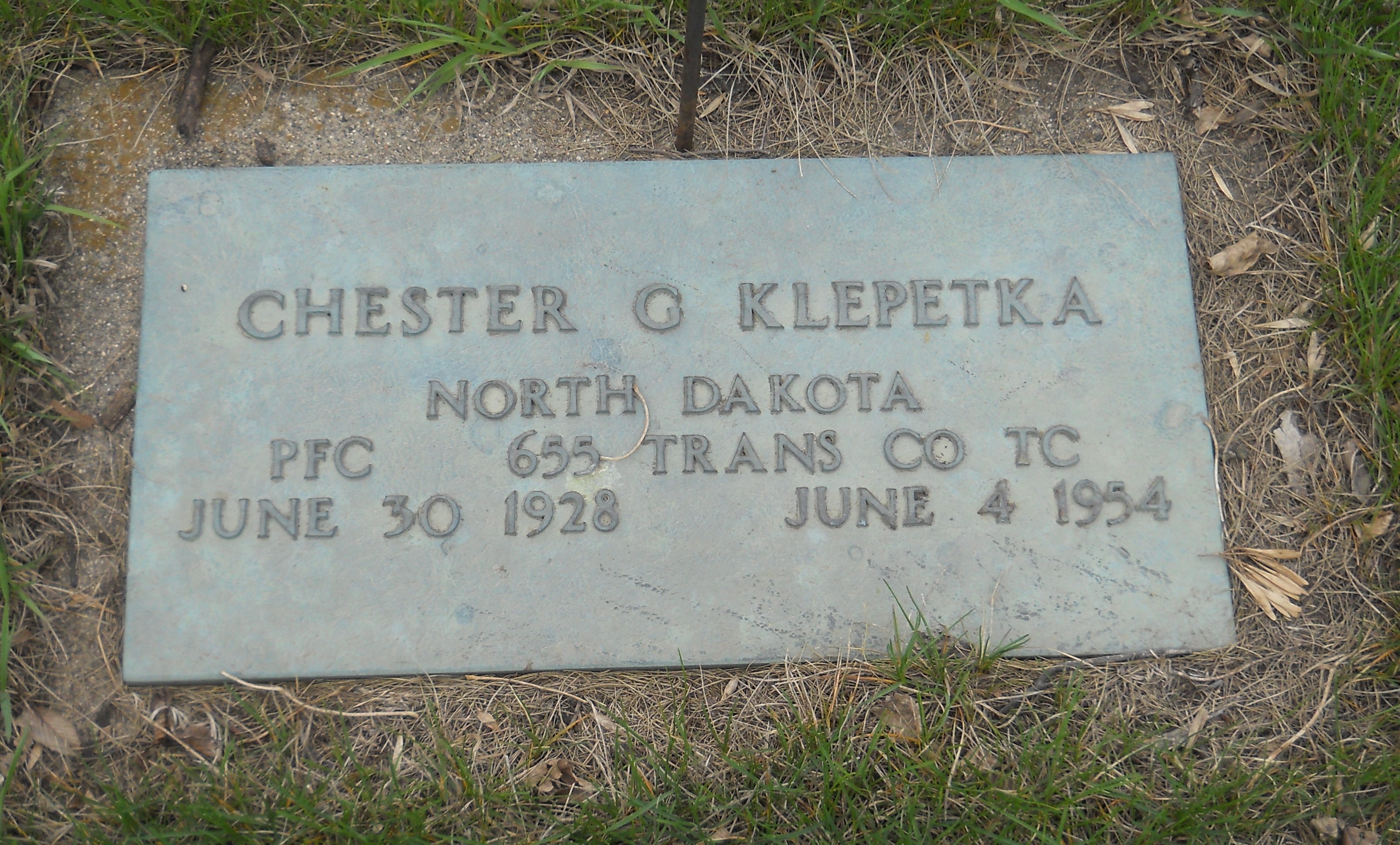 Picture of Chester Klepetka's grave marker.