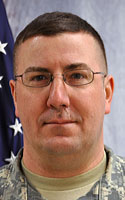 Sergeant First Class Darren Linde in uniform photo