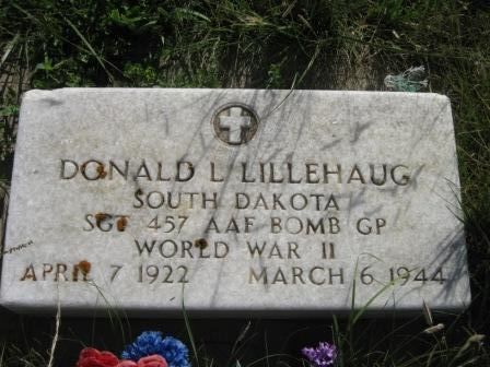 Sergeant Donald L Lillehaug grave marker photo