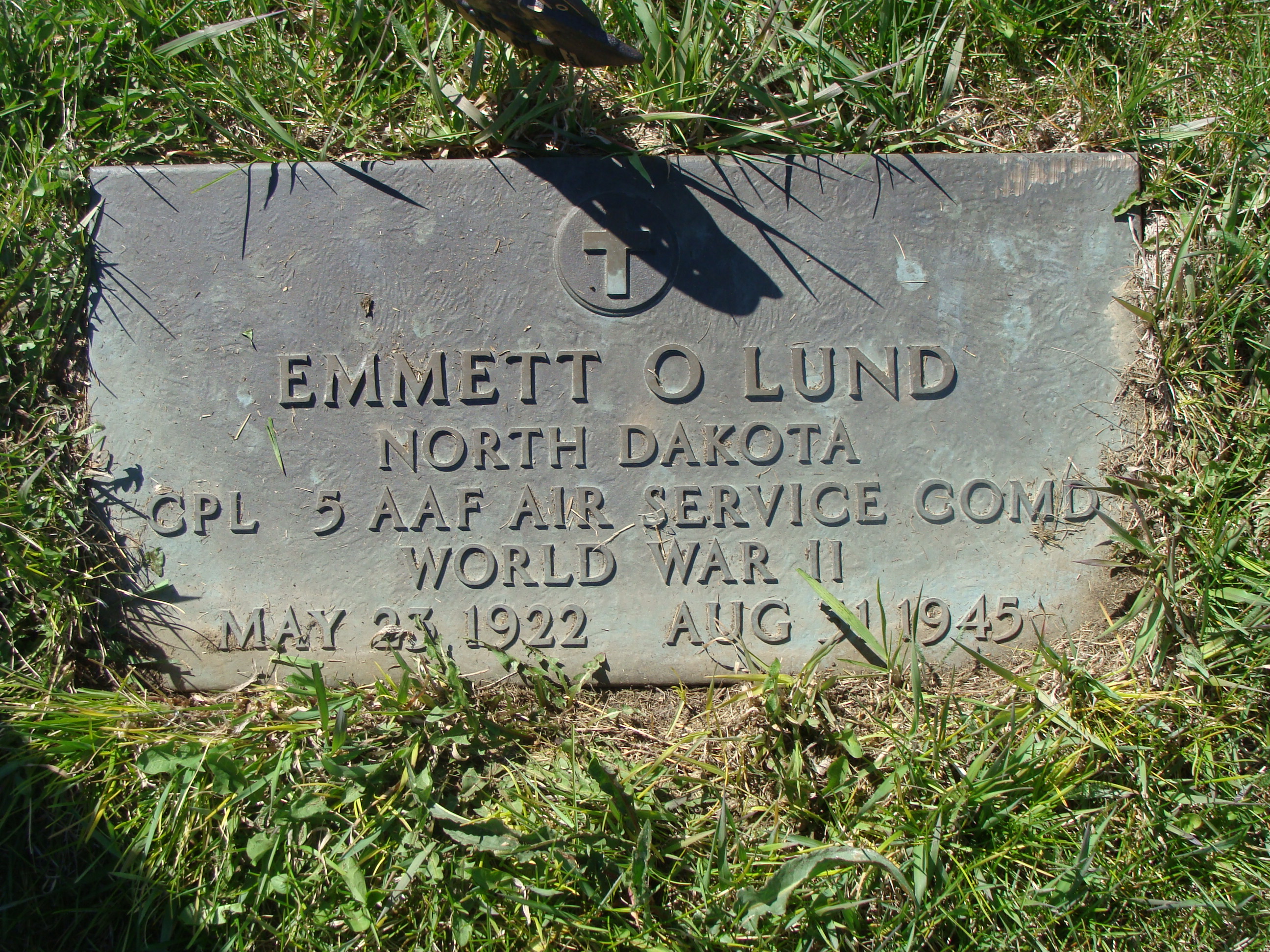 Corporal Emmett O Lund grave marker photo