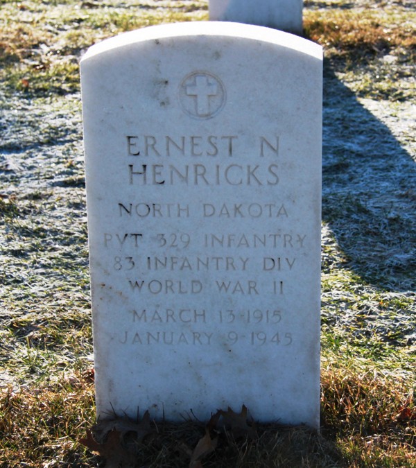 Private Ernest N Henricks grave marker photo