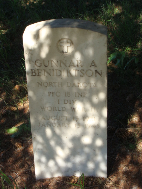 Private First Class Gunnar A Benidikston grave marker photo