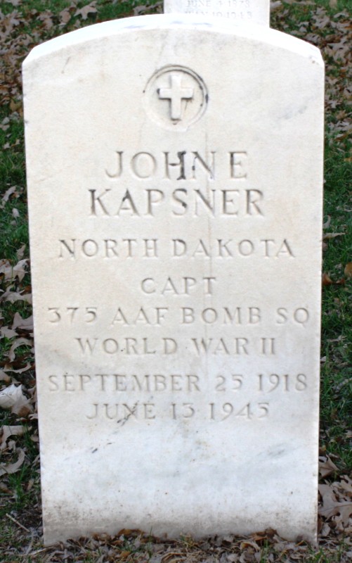 Captain John E Kapsner grave marker photo
