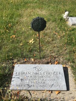 Picture of Lauren Evanger's grave marker.