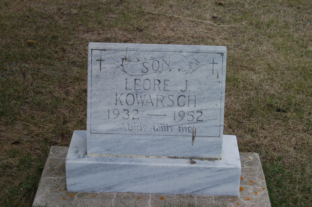 Picture of Leore Kowarsch's grave marker.