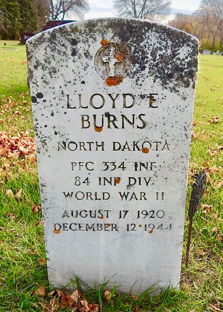 Private First Class Lloyd E Burns grave marker photo
