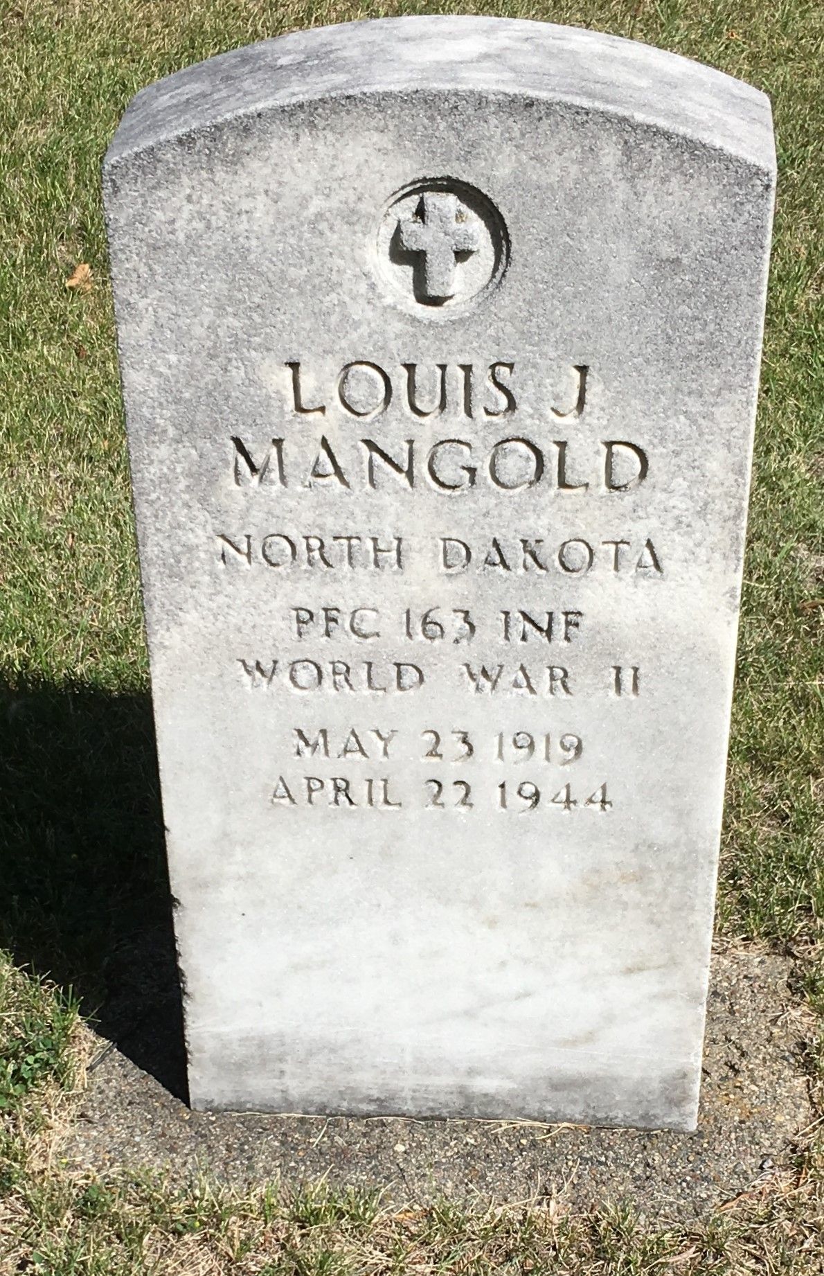 Private First Class Louis J Mangold grave marker photo