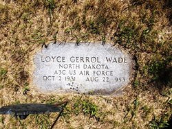 Picture of Loyce Wade's grave marker.