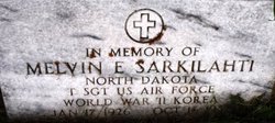 Picture of Melvin Sarkilahti's grave marker.