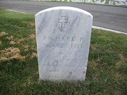 Second Lieutenant Richard P Skartvedt grave marker photo
