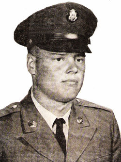 Photo of Robert Schmitz in uniform.