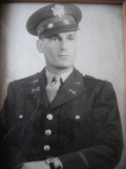 Second Lieutenant Roland D McKay in uniform photo