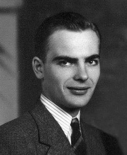 Private Sheldon J Underdahl in civilian suite and tie head and shoulder photo