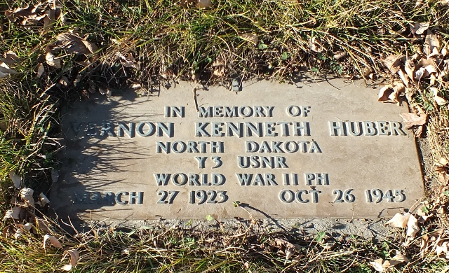 Yoeman Third Class Vernon K Huber grave marker photo