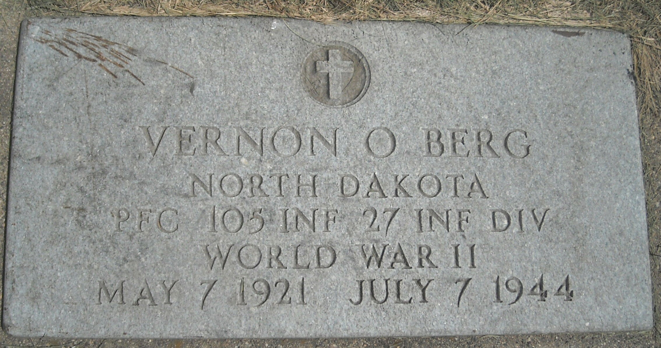 Private First Class Vernon O Berg grave marker photo