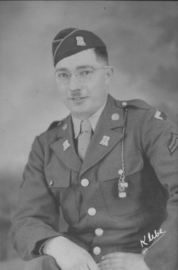 Private Vernon R Seabrook in uniform sitting photo