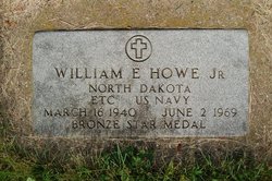 Picture of William Howe's grave marker.