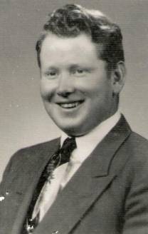 Lowell Greemer Einarson photo