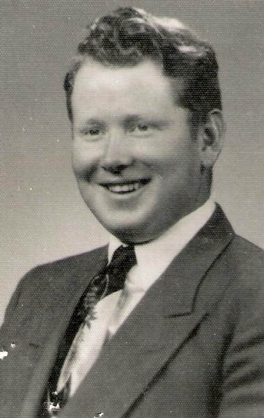 Lowell Greemer Einarson photo